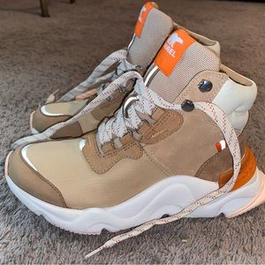 Sorel Boots Women Size 6.5